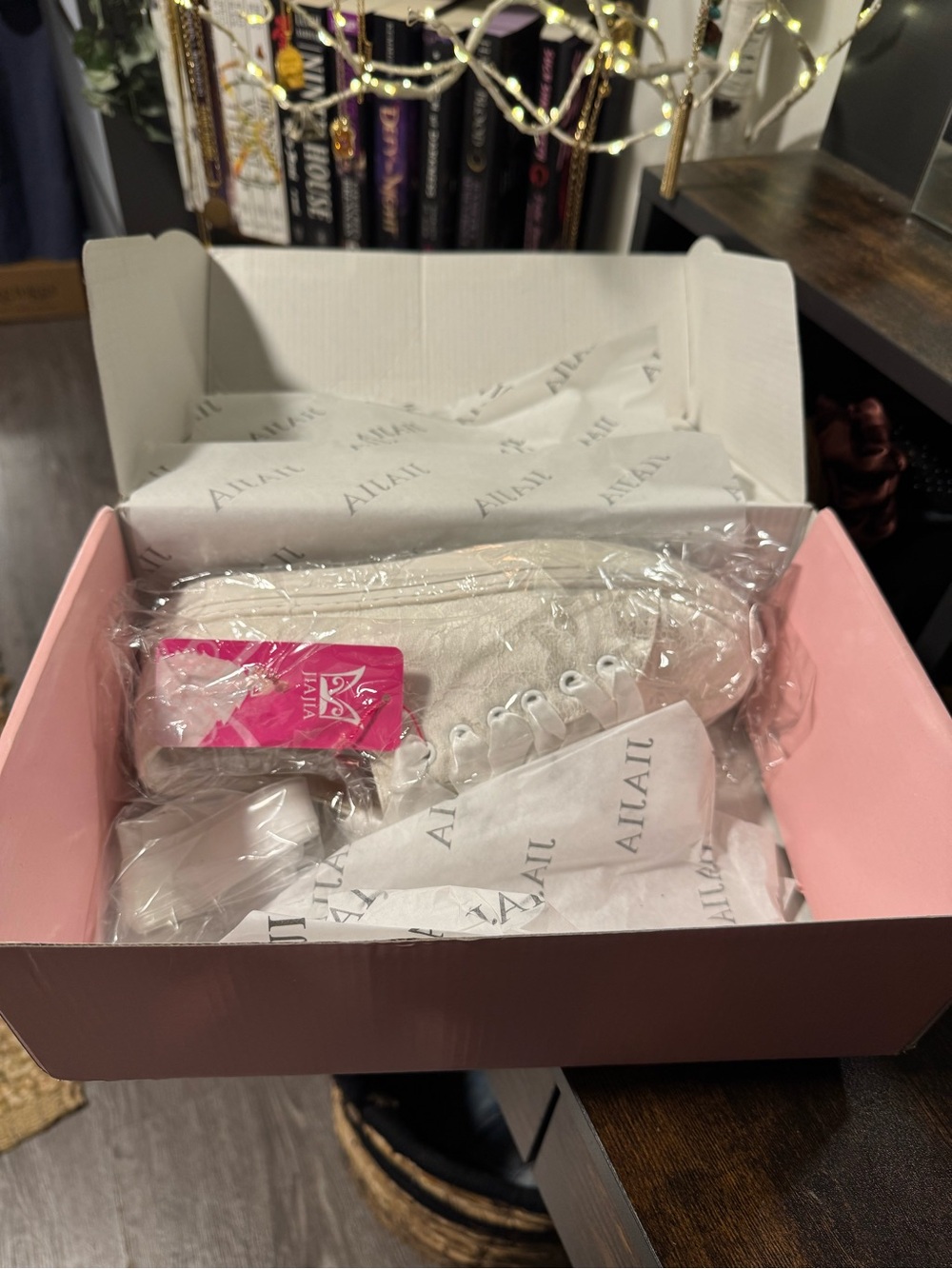 JIAJIA Bridal Sneakers - Wedding Shoes - 7.5 - NWT - Picture 14 of 15